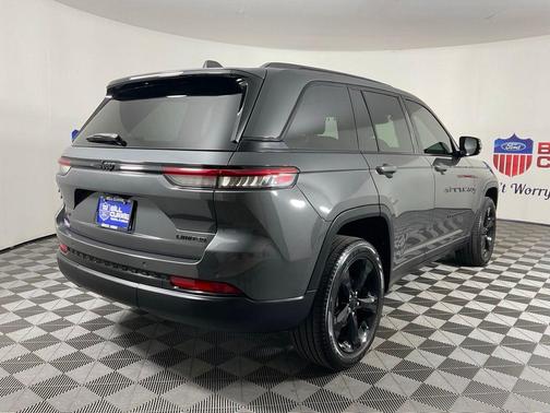 Baltic Gray Metallic Clearcoat 2024 Jeep Grand Cherokee Limited