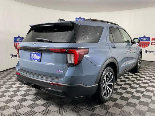 Vapor Blue Metallic 2026 Ford Explorer ST-Line