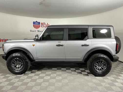 ICONIC SILVER METALLIC 2023 Ford Bronco Badlands