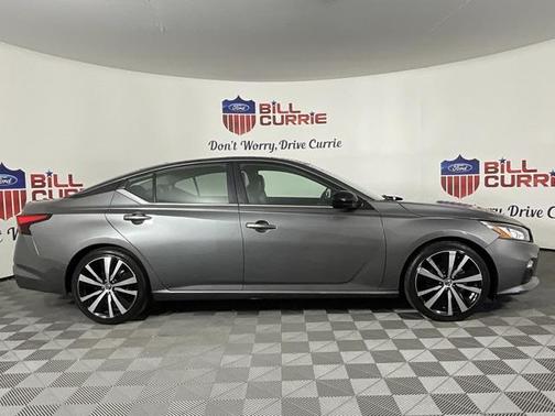 2022 Nissan Altima SR FWD