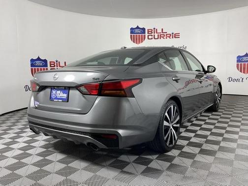 2022 Nissan Altima SR FWD