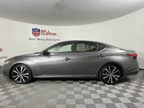 2022 Nissan Altima SR FWD