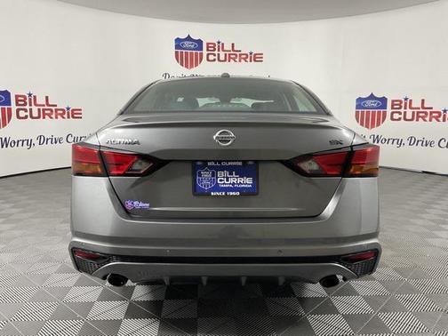 2022 Nissan Altima SR FWD