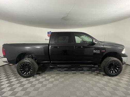 2019 RAM 1500 SLT