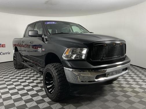 2019 RAM 1500 SLT