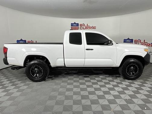 2018 Toyota Tacoma SR