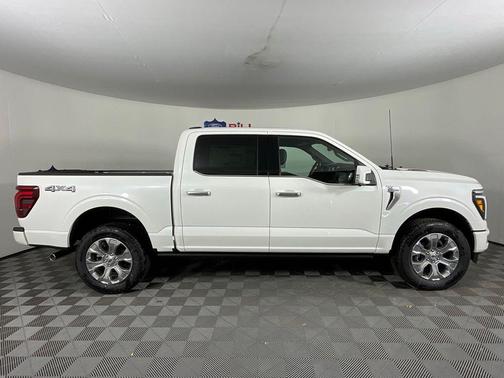 STAR WHITE METALLIC TRICOAT 2026 Ford F-150 Platinum