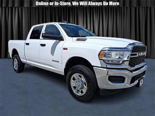 2020 RAM 2500 Tradesman Crew Cab 4X4 64' Box