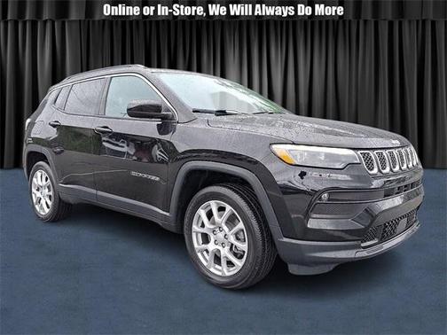 2023 Jeep Compass Latitude Lux FWD