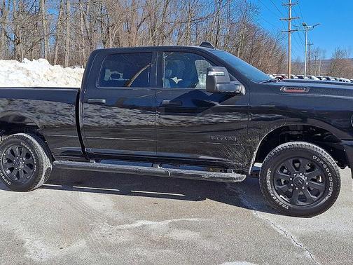 2025 RAM 2500 Big Horn Crew Cab 4x4 6'4' Box