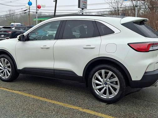 2022 Ford Escape Titanium