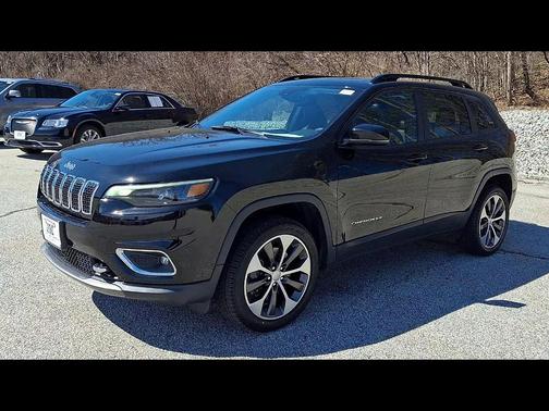 Diamond Black Crystal Pearlcoat 2022 Jeep Cherokee Limited