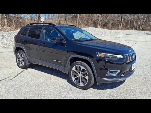 Diamond Black Crystal Pearlcoat 2022 Jeep Cherokee Limited
