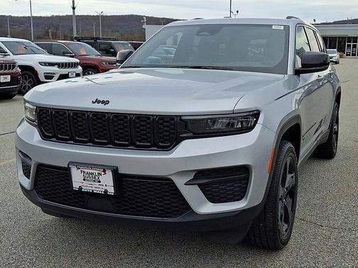 2023 Jeep Grand Cherokee Altitude