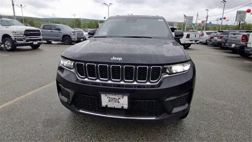 2024 Jeep Grand Cherokee Laredo X 4x4