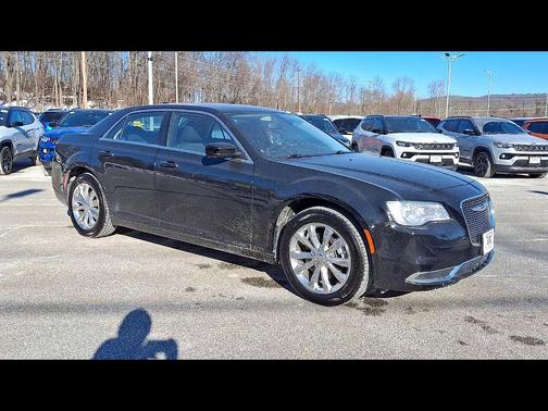 2023 Chrysler 300 Touring