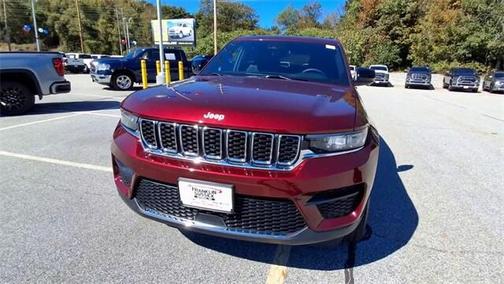 2024 Jeep Grand Cherokee Laredo 4x4