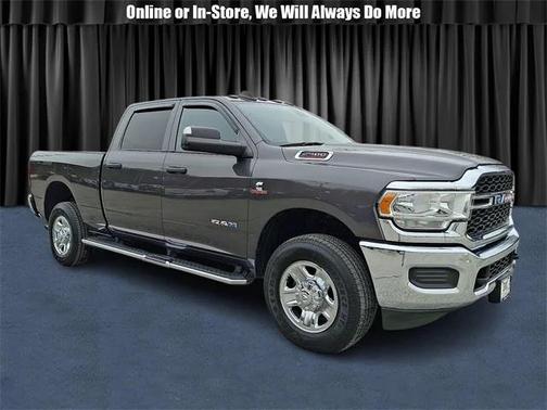 2022 RAM 2500 Tradesman Crew Cab 4x4 64' Box