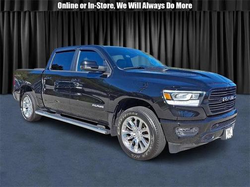 2023 RAM 1500 Laramie Crew Cab 4x4 57' Box
