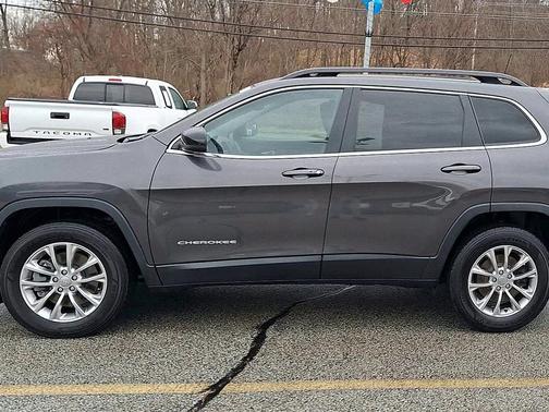 2022 Jeep Cherokee Latitude Lux