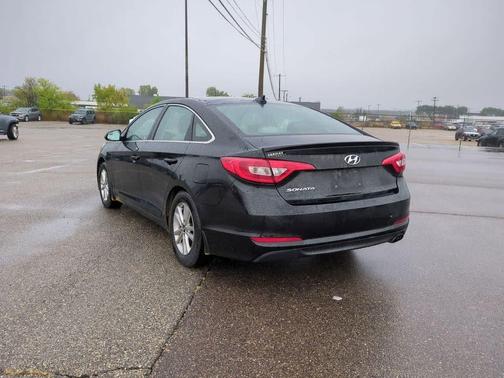 2017 Hyundai SONATA SE