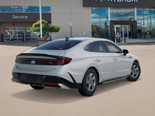 2026 Hyundai SONATA SE