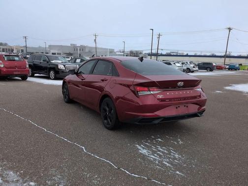 2021 Hyundai ELANTRA SEL