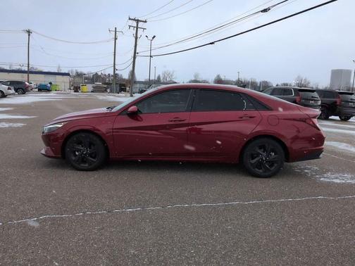 2021 Hyundai ELANTRA SEL