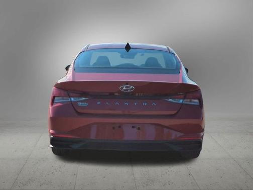 2023 Hyundai ELANTRA SE