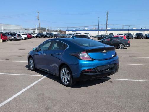 Kinetic Blue Metallic 2017 Chevrolet Volt Premier