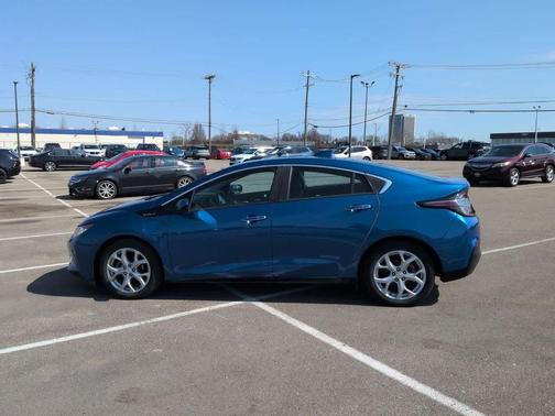 Kinetic Blue Metallic 2017 Chevrolet Volt Premier