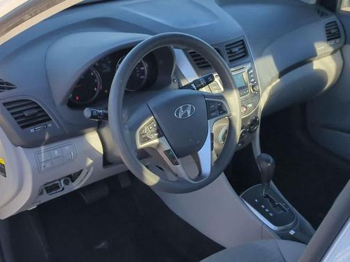 2017 Hyundai Accent Value Edition