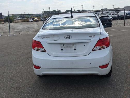 2017 Hyundai Accent Value Edition