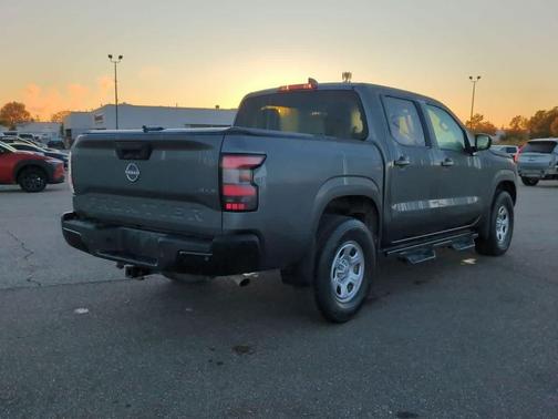 2022 Nissan Frontier S