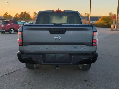 2022 Nissan Frontier S