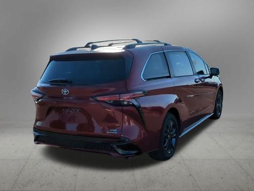 2024 Toyota Sienna XSE 7 Passenger