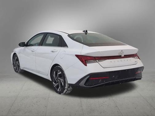 2025 Hyundai ELANTRA HEV Limited