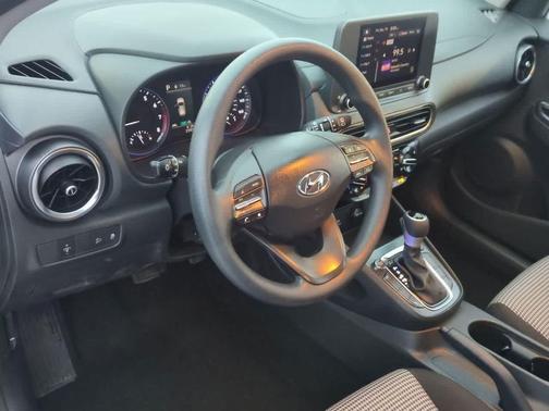 2023 Hyundai KONA SE