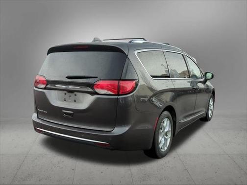 2018 Chrysler Pacifica Touring-L Plus