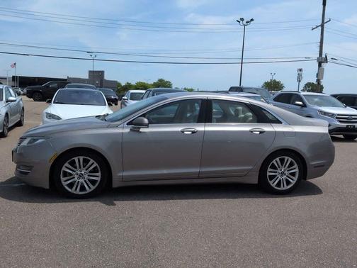 Luxe Metallic 2015 Lincoln MKZ Base