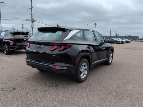 2024 Hyundai TUCSON SE