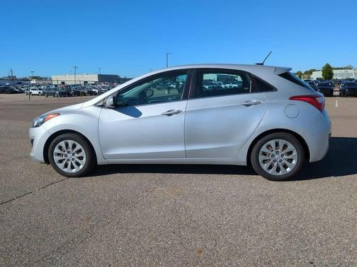 2017 Hyundai Elantra GT Base