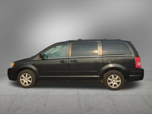 2010 Chrysler Town & Country New LX