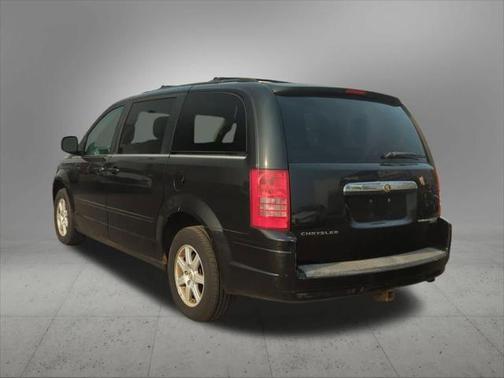 2010 Chrysler Town & Country New LX