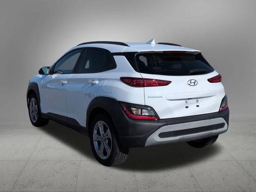 Lunar White 2023 Hyundai KONA SEL