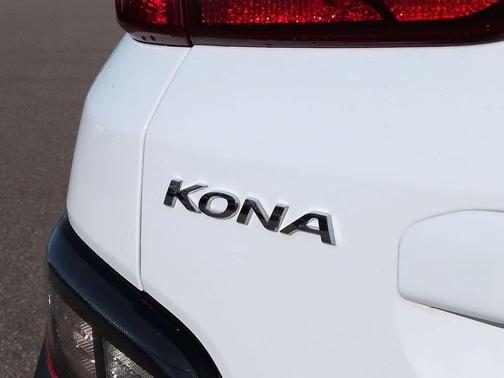Lunar White 2023 Hyundai KONA SEL