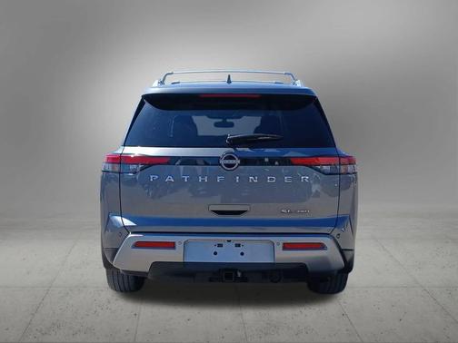 2022 Nissan Pathfinder SL 4WD