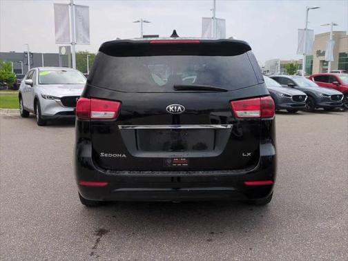 2017 Kia Sedona LX