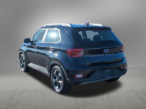 2022 Hyundai VENUE SEL