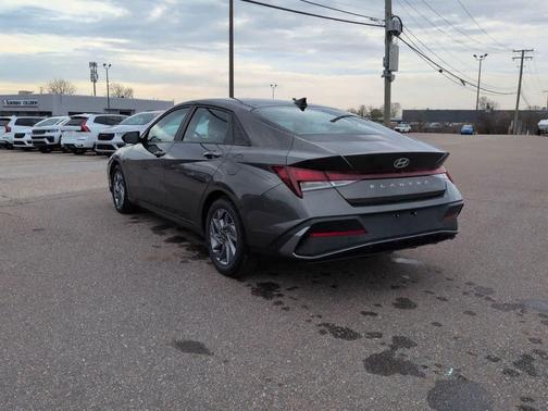 Amazon Gray 2024 Hyundai ELANTRA SEL